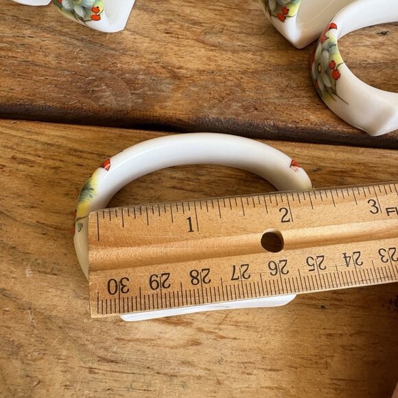 Vintage Christmas Napkin Rings Set of 12 White Red Poinsettia Bone China Holiday - Picture 4 of 6